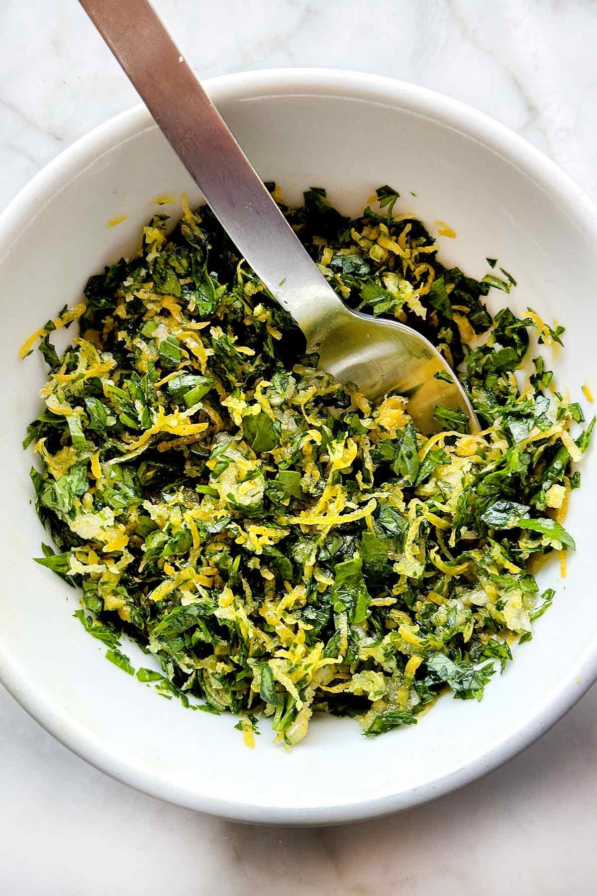 如何制作 Gremolata 菜谱 foodiecrush.com